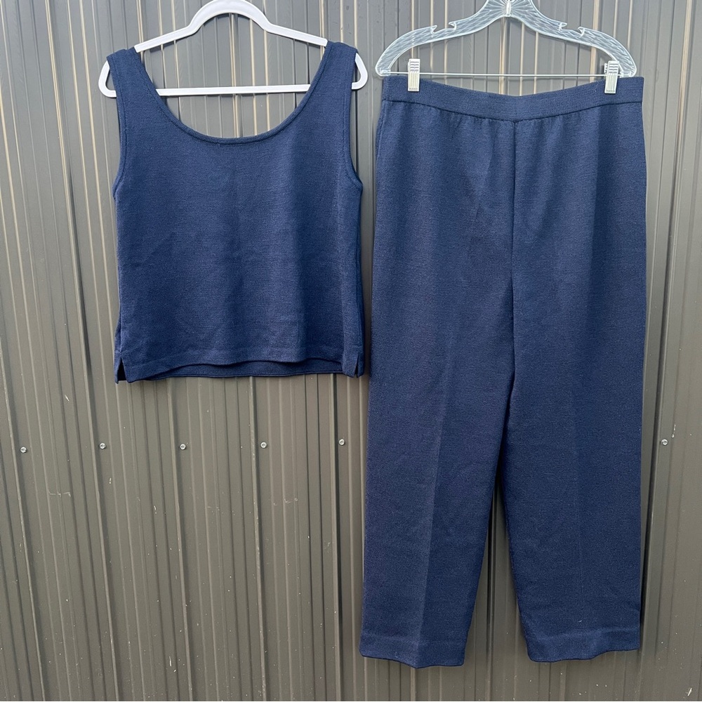 St. John Basics Navy Knit Top Pants Set Women Size 14 Quiet Luxury Preppy Office